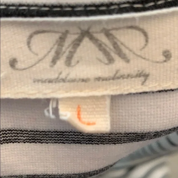 Black and White Madeleine Maternity Dress - Picture 3 of 3